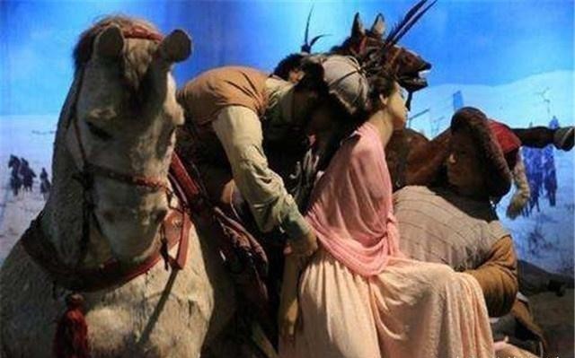 何在这支军队十分残忍不带粮草而是带着数万女人原因何在